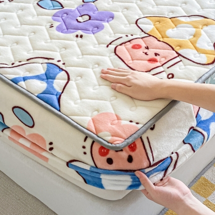 91家纺网 家纺一手货源 找家纺 卡伦家纺  2025新款A类牛奶绒大豆纤维抗菌夹棉床笠25色（总）