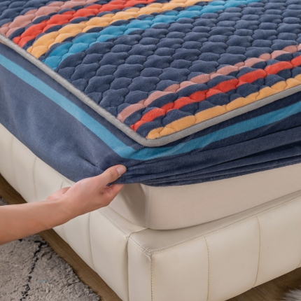 91家纺网 家纺一手货源 找家纺 卡伦家纺  2025新款A类牛奶绒大豆纤维抗菌夹棉床笠25色（总）