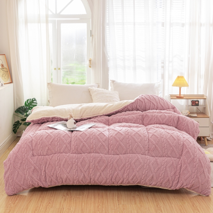 91家纺网 家纺一手货源 找家纺 钰博 2023新款塔芙绒冬被直播爆款绒被子被芯 豆沙粉