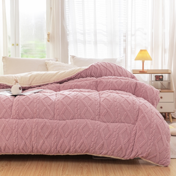 91家纺网 家纺一手货源 找家纺 钰博 2023新款塔芙绒冬被直播爆款绒被子被芯 豆沙粉