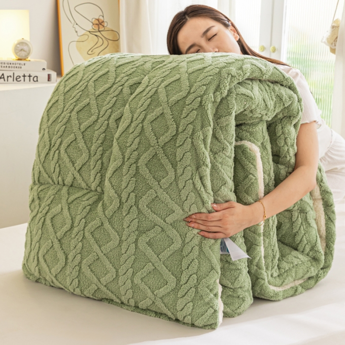 91家纺网 家纺一手货源 找家纺 钰博 2023新款塔芙绒冬被直播爆款绒被子被芯 抹茶绿