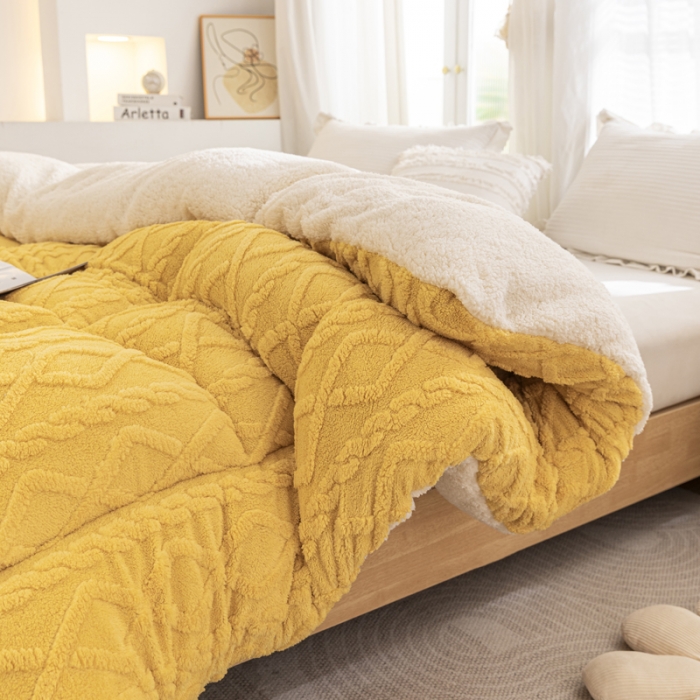 91家纺网 家纺一手货源 找家纺 钰博 2023新款塔芙绒冬被直播爆款绒被子被芯 柠檬黄