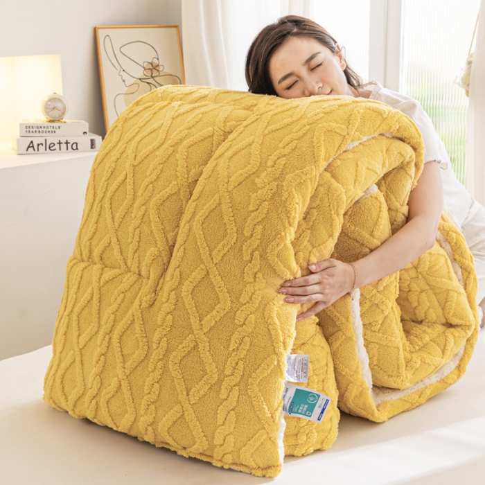 91家纺网 家纺一手货源 找家纺 钰博 2023新款塔芙绒冬被直播爆款绒被子被芯 柠檬黄