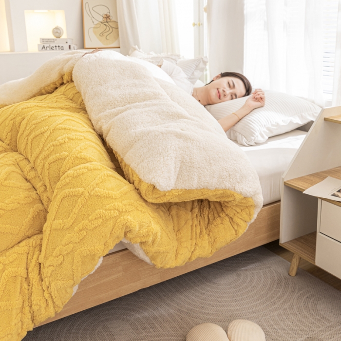 91家纺网 家纺一手货源 找家纺 钰博 2023新款塔芙绒冬被直播爆款绒被子被芯 柠檬黄