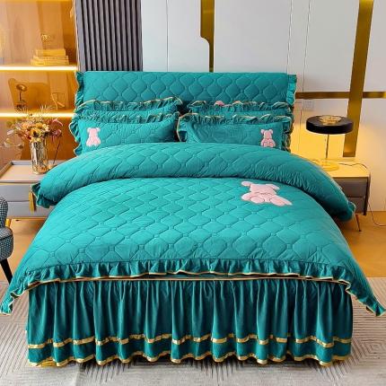 91家纺网 家纺一手货源 找家纺 （总）屹成家纺 2024新款亲肤水晶绒夹棉床裙四件套-小熊款