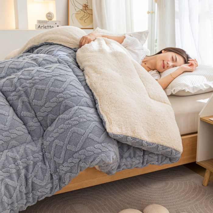 91家纺网 家纺一手货源 找家纺 （总）钰博 2023新款塔芙绒冬被直播爆款绒被子被芯