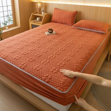 91家纺网 家纺一手货源 找家纺 给笠 2023新款A类夹棉牛奶绒床笠三件套 花漫系列 牛奶绒-花漫桔色