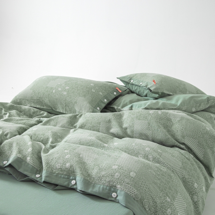 91家纺网 家纺一手货源 找家纺 安莱生活 2023简约花妍缤纷拼边四件套图1 缤纷花妍灰绿