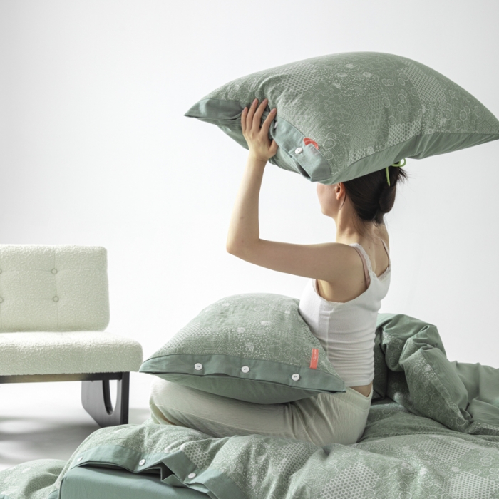 91家纺网 家纺一手货源 找家纺 安莱生活 2023简约花妍缤纷拼边四件套图1 缤纷花妍灰绿