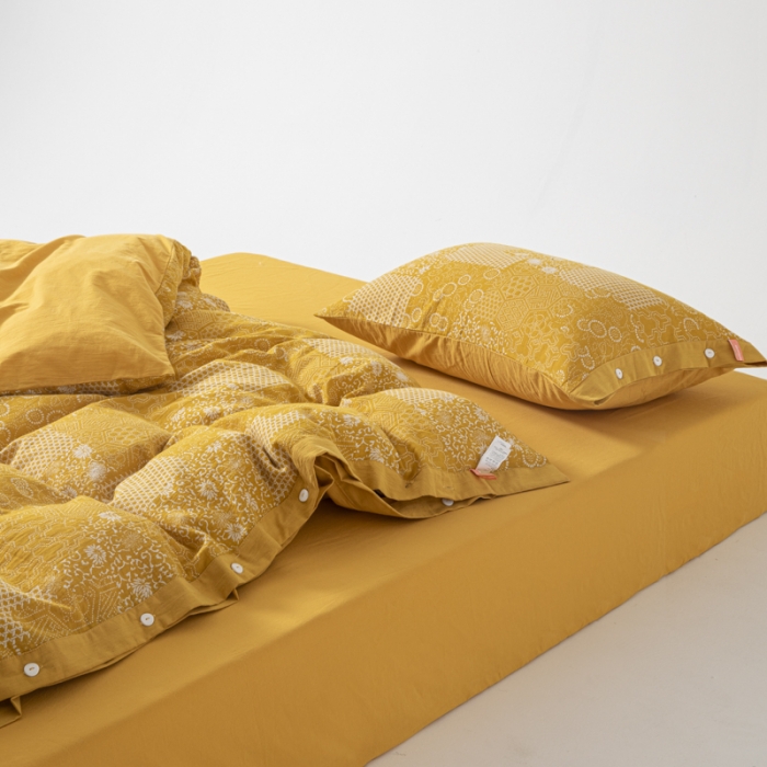 91家纺网 家纺一手货源 找家纺 安莱生活 2023简约花妍缤纷拼边四件套图1 缤纷花妍姜黄