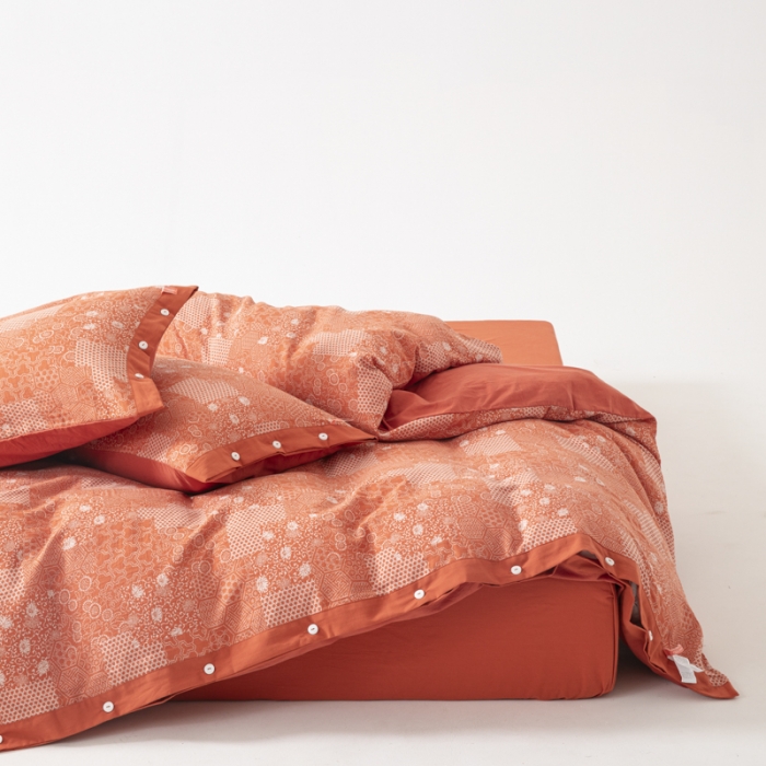 91家纺网 家纺一手货源 找家纺 安莱生活 2023简约花妍缤纷拼边四件套图1 缤纷花妍橘红