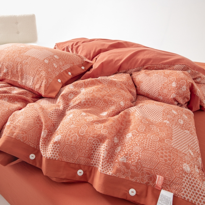 91家纺网 家纺一手货源 找家纺 安莱生活 2023简约花妍缤纷拼边四件套图1 缤纷花妍橘红