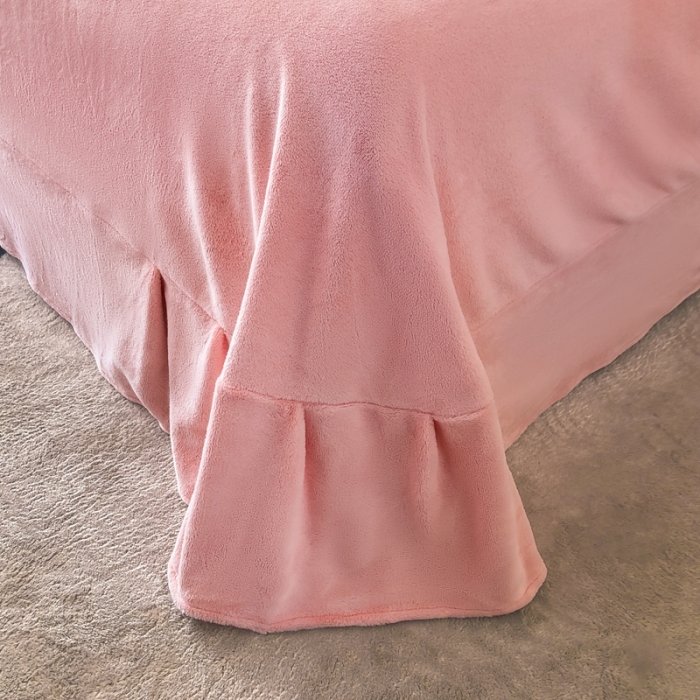 91家纺网 家纺一手货源 找家纺 230克牛奶绒拼接刺绣四件套艾琳系列大牌刺绣四件套 奶油粉