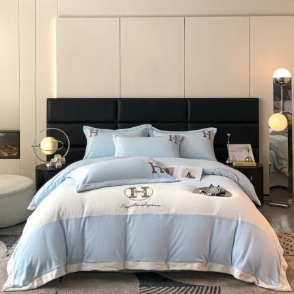 230克牛奶绒拼接刺绣四件套艾琳系列大牌刺绣四件套 浅蓝