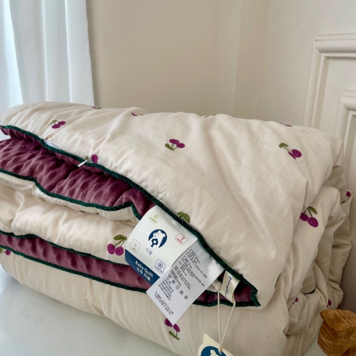 91家纺网 家纺一手货源 找家纺 源启生活 2023新款韩国小熊双人全棉豆豆四季被 车厘子