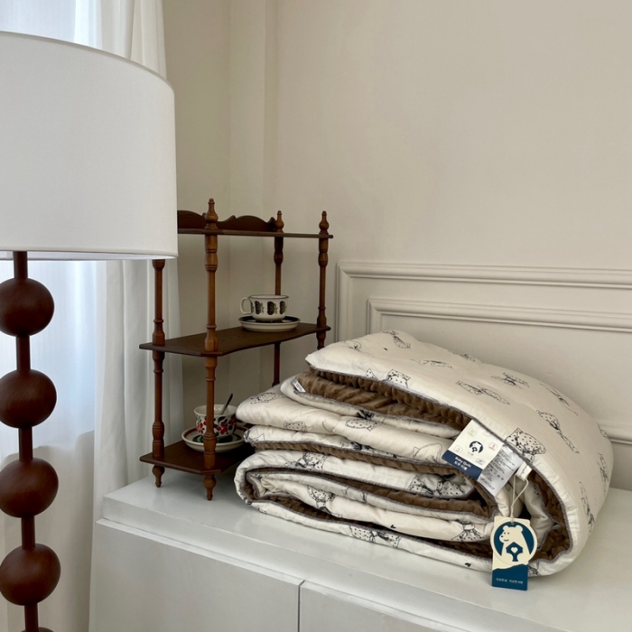 91家纺网 家纺一手货源 找家纺 源启生活 2023新款韩国小熊双人全棉豆豆四季被 精灵舞会