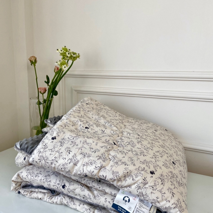 91家纺网 家纺一手货源 找家纺 源启生活 2023新款韩国小熊双人全棉豆豆四季被 莱茵河畔