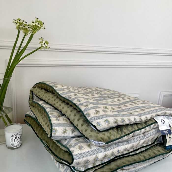 91家纺网 家纺一手货源 找家纺 源启生活 2023新款韩国小熊双人全棉豆豆四季被 蓝都