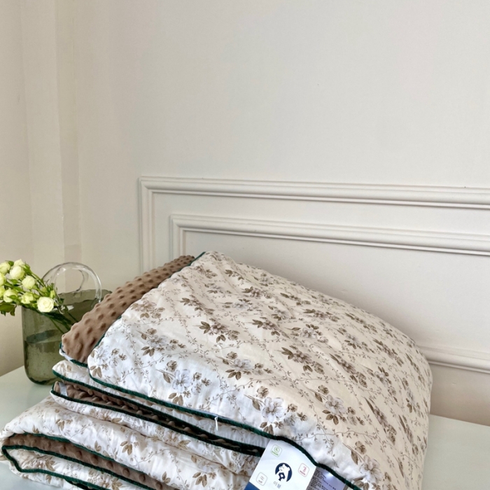 91家纺网 家纺一手货源 找家纺 源启生活 2023新款韩国小熊双人全棉豆豆四季被 曼塔