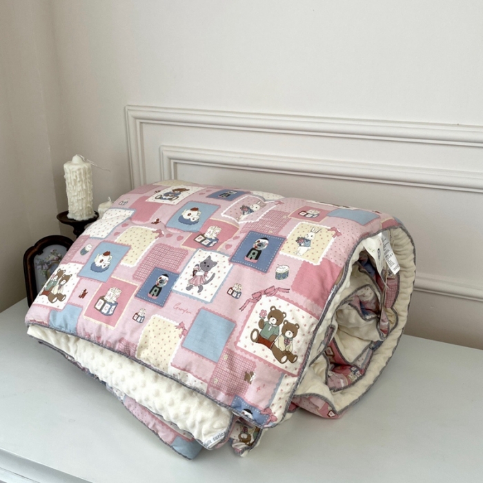 91家纺网 家纺一手货源 找家纺 源启生活 2023新款韩国小熊双人全棉豆豆四季被 米可庄园