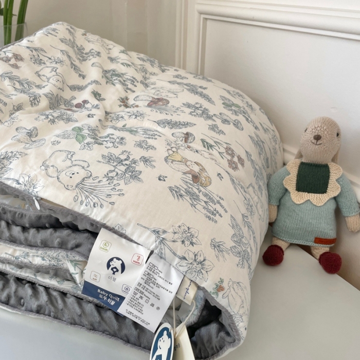 91家纺网 家纺一手货源 找家纺 源启生活 2023新款韩国小熊双人全棉豆豆四季被 秘境森林