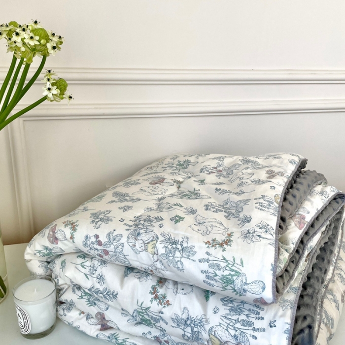 91家纺网 家纺一手货源 找家纺 源启生活 2023新款韩国小熊双人全棉豆豆四季被 秘境森林