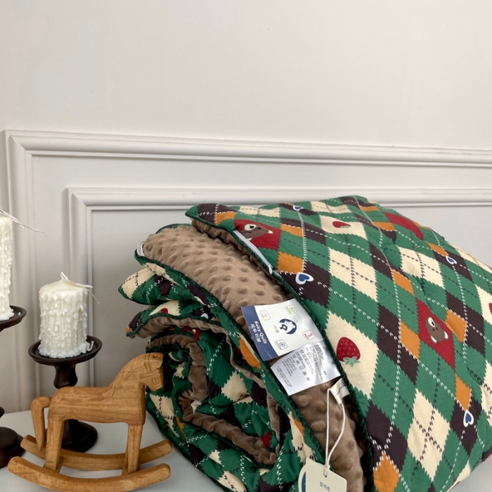 91家纺网 家纺一手货源 找家纺 源启生活 2023新款韩国小熊双人全棉豆豆四季被 圣诞熊