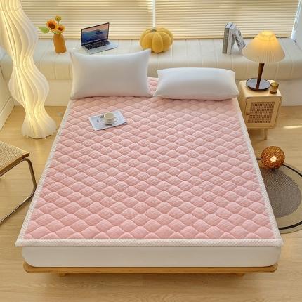 91家纺网 家纺一手货源 找家纺 索弗莱 2023新款高克重5D雕花牛奶绒床垫-成人床 奶白