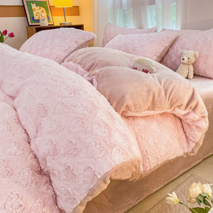 91家纺网 家纺一手货源 找家纺 （总）金爱家 2023新款全消光牛奶绒A类纯色獭兔毛绒立体牛奶绒四件套