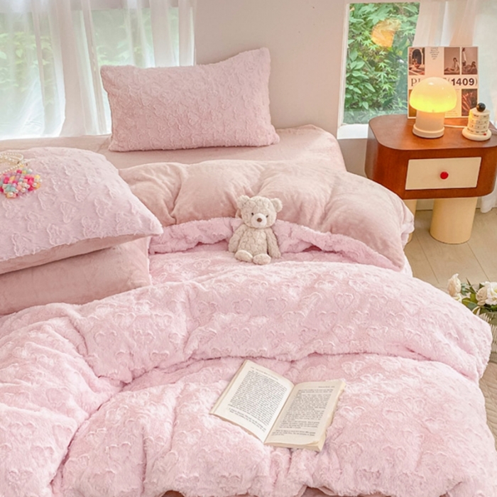 91家纺网 家纺一手货源 找家纺 （总）金爱家 2023新款全消光牛奶绒A类纯色獭兔毛绒立体牛奶绒四件套