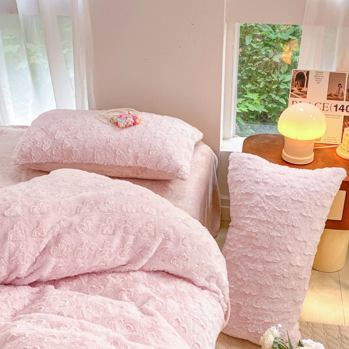 91家纺网 家纺一手货源 找家纺 （总）金爱家 2023新款全消光牛奶绒A类纯色獭兔毛绒立体牛奶绒四件套