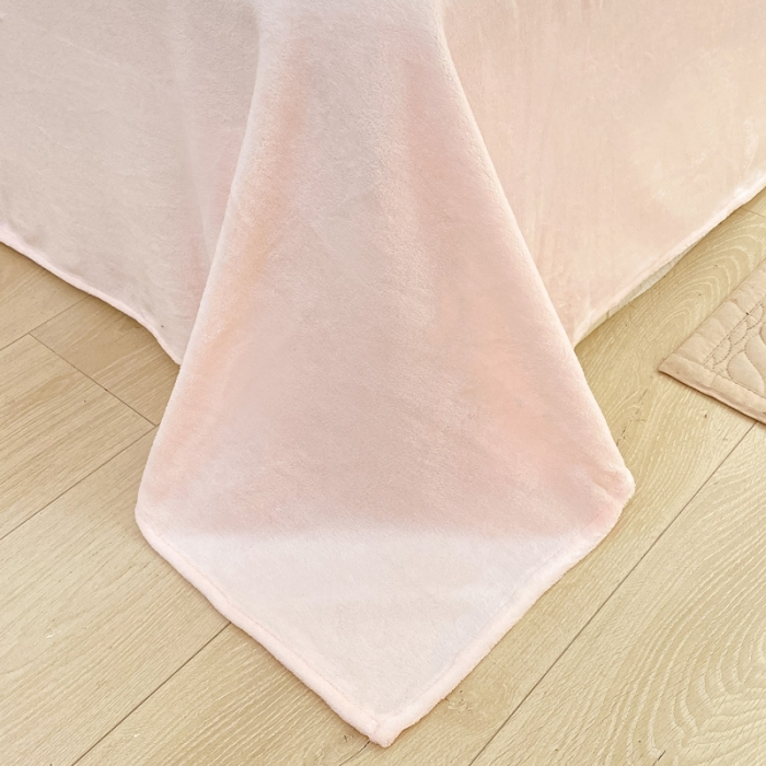 91家纺网 家纺一手货源 找家纺 金爱家 2023新款全消光牛奶绒A类纯色獭兔毛绒立体牛奶绒四件套 兔毛波浪粉