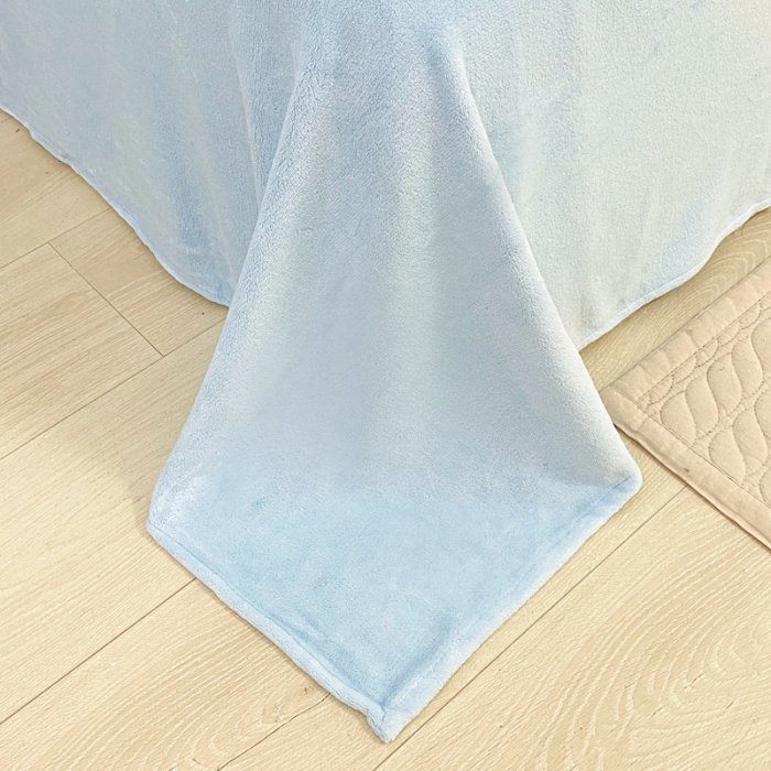 91家纺网 家纺一手货源 找家纺 金爱家 2023新款全消光牛奶绒A类纯色獭兔毛绒立体牛奶绒四件套 兔毛波浪蓝