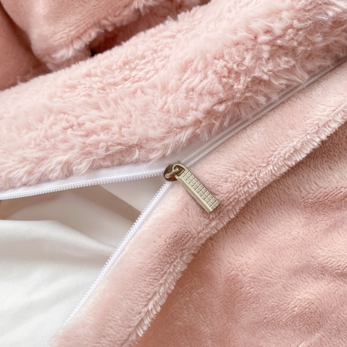 91家纺网 家纺一手货源 找家纺 金爱家 2023新款全消光牛奶绒A类纯色獭兔毛绒立体牛奶绒四件套 兔毛玫瑰豆沙