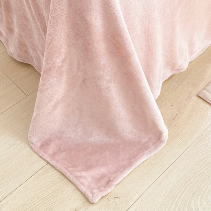 91家纺网 家纺一手货源 找家纺 金爱家 2023新款全消光牛奶绒A类纯色獭兔毛绒立体牛奶绒四件套 兔毛玫瑰豆沙