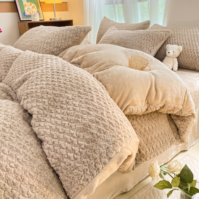 91家纺网 家纺一手货源 找家纺 金爱家 2023新款全消光牛奶绒A类纯色獭兔毛绒立体牛奶绒四件套 兔毛银杏咖