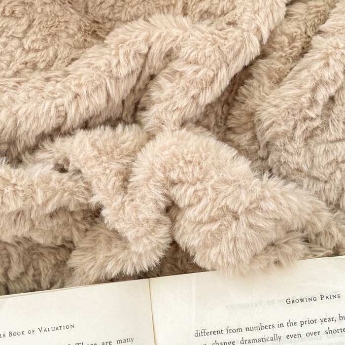 91家纺网 家纺一手货源 找家纺 金爱家 2023新款全消光牛奶绒A类纯色獭兔毛绒立体牛奶绒四件套 兔毛银杏咖