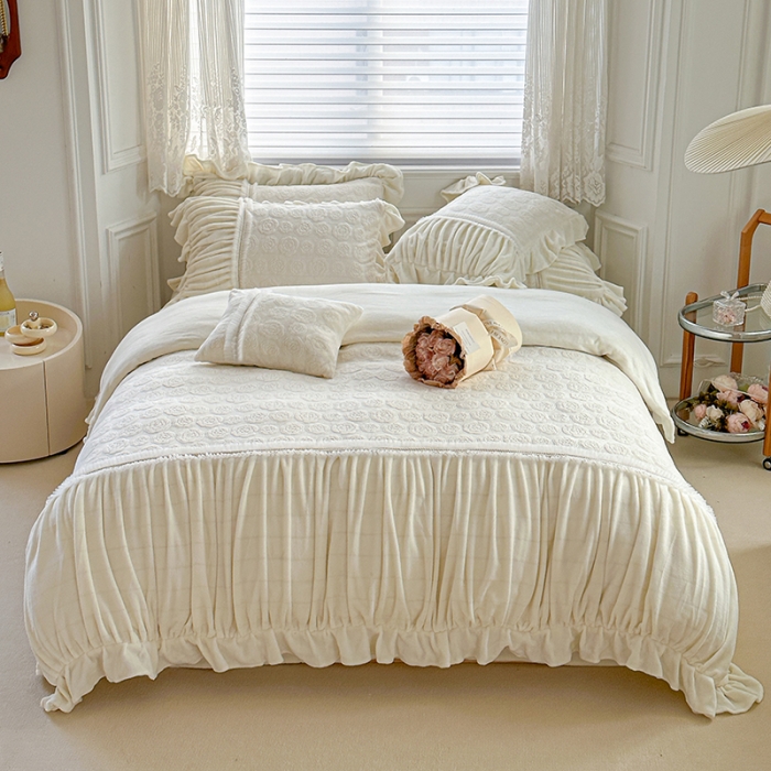 91家纺网 家纺一手货源 找家纺 亲亲公主 2025新款牛奶绒法式玫瑰四件套 白色