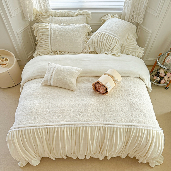 91家纺网 家纺一手货源 找家纺 亲亲公主 2025新款牛奶绒法式玫瑰四件套 白色