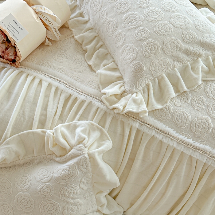 91家纺网 家纺一手货源 找家纺 亲亲公主 2025新款牛奶绒法式玫瑰四件套 白色