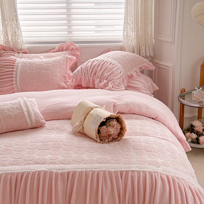 91家纺网 家纺一手货源 找家纺 亲亲公主 2025新款牛奶绒法式玫瑰四件套 粉色