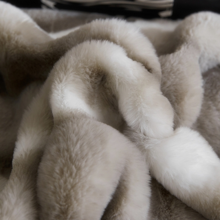 91家纺网 家纺一手货源 找家纺 金奇达家纺 2025秋冬保暖加厚绒类皮草绒四件套-【加布利尔】系列 加布利尔浅灰