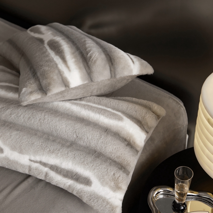 91家纺网 家纺一手货源 找家纺 金奇达家纺 2025秋冬保暖加厚绒类皮草绒四件套-【加布利尔】系列 加布利尔浅灰