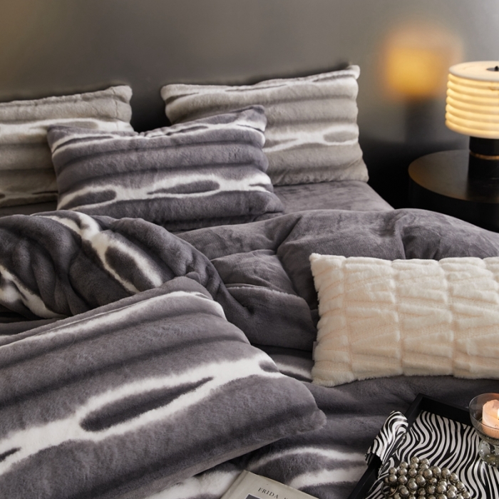 91家纺网 家纺一手货源 找家纺 金奇达家纺 2025秋冬保暖加厚绒类皮草绒四件套-【加布利尔】系列 加布利尔深灰