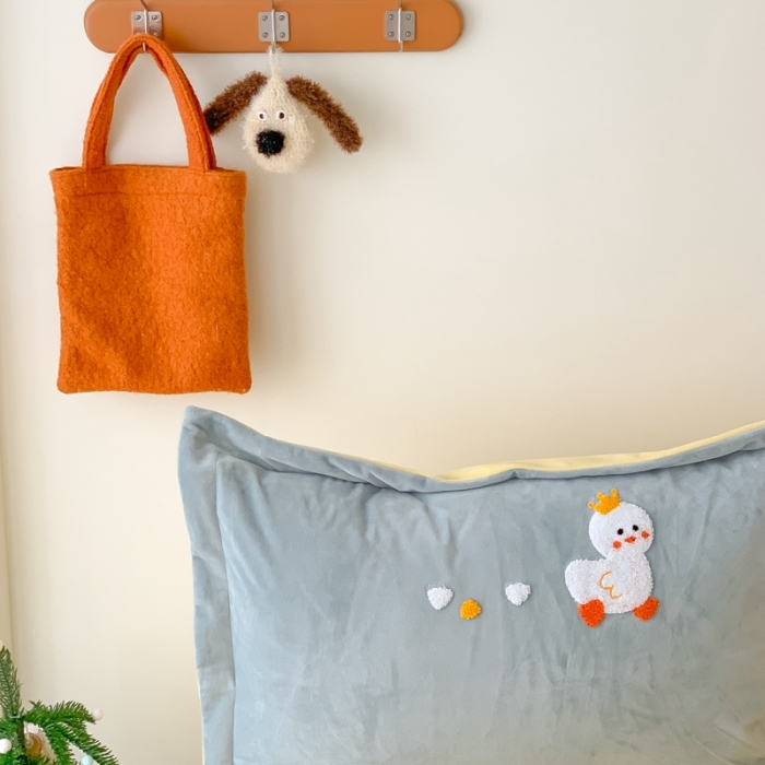 91家纺网 家纺一手货源 找家纺 星期八 2023新款牛奶绒贴布绣四件套 小鸭群