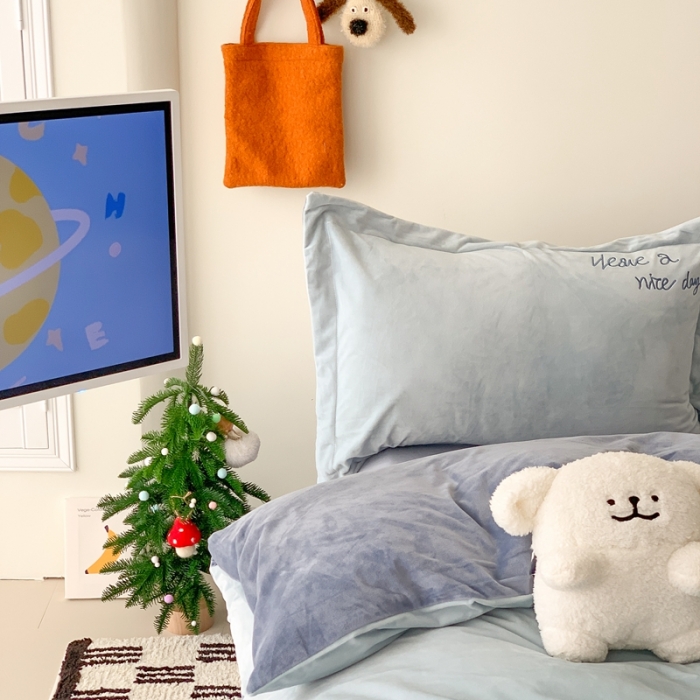 91家纺网 家纺一手货源 找家纺 星期八 2023新款牛奶绒贴布绣四件套 宇航员