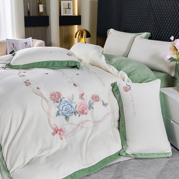 91家纺网 家纺一手货源 找家纺 凯艾玲 新款230克全消光A类牛奶绒四件套绣花系列