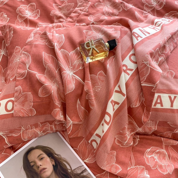 91家纺网 家纺一手货源 找家纺 晶缦家纺 2023新款风尚系全棉生态磨毛多规格四件套 林间晨曲红