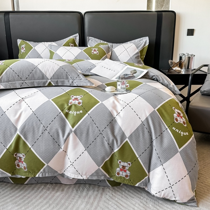 91家纺网 家纺一手货源 找家纺 晶缦家纺 2023新款风尚系全棉生态磨毛多规格四件套 小熊贝蒂绿