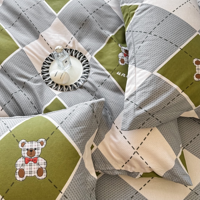 91家纺网 家纺一手货源 找家纺 晶缦家纺 2023新款风尚系全棉生态磨毛多规格四件套 小熊贝蒂绿